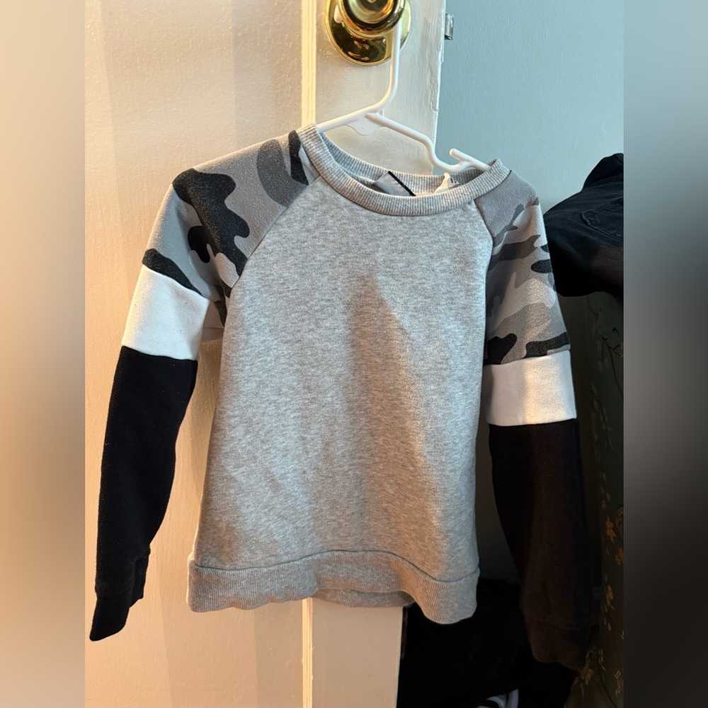 The Children's Place Gray and Black Camo Sweatshirt